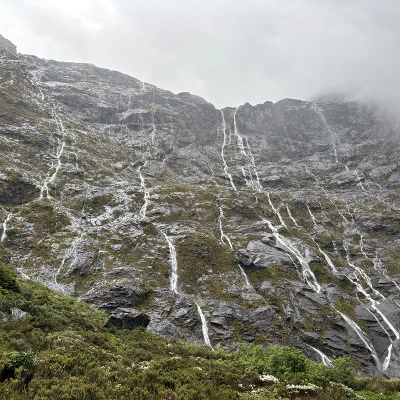 Waterfalls fall down the cliff, Picture 3.