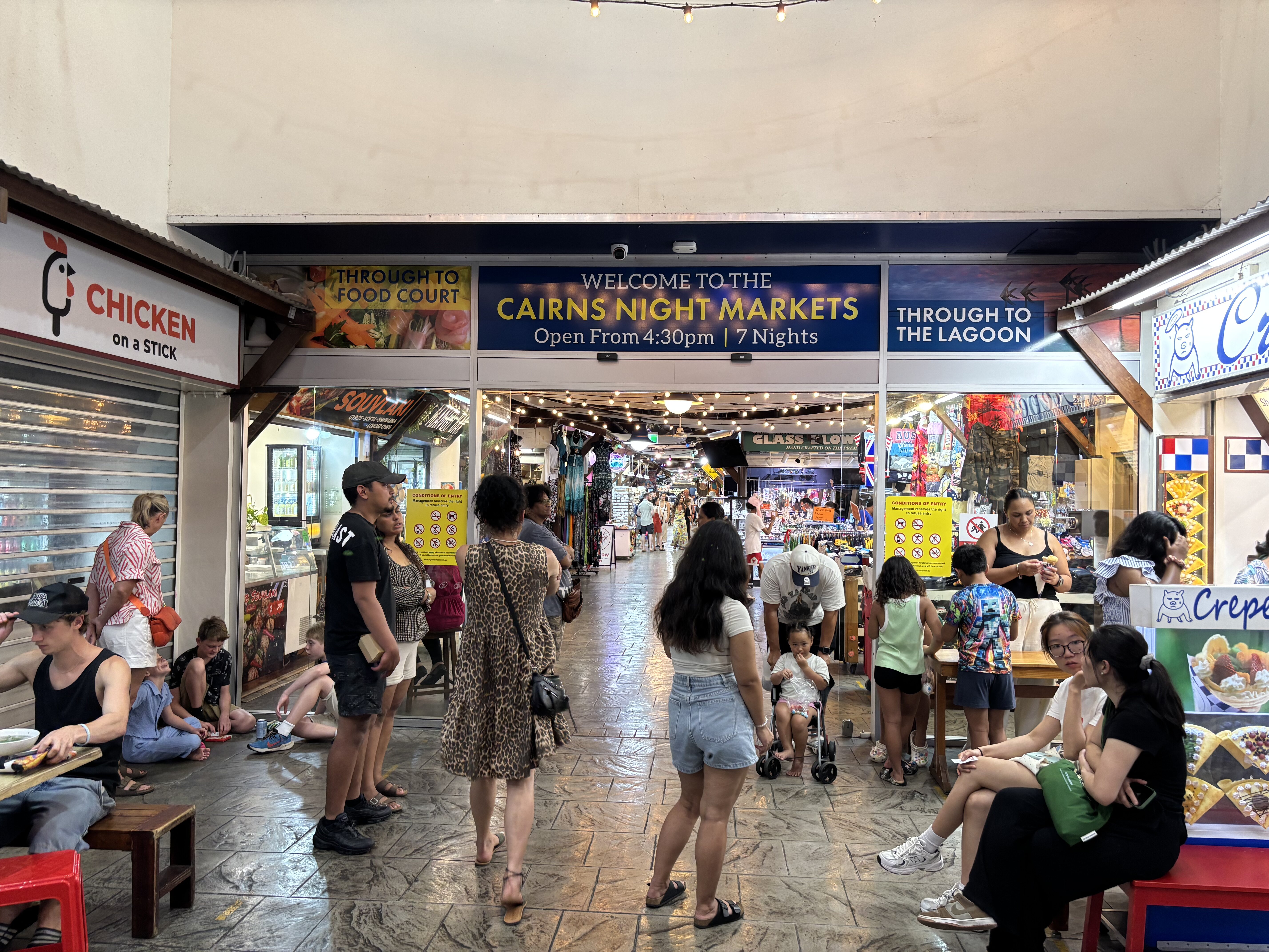 Night Market in Cairns, Picture 1.