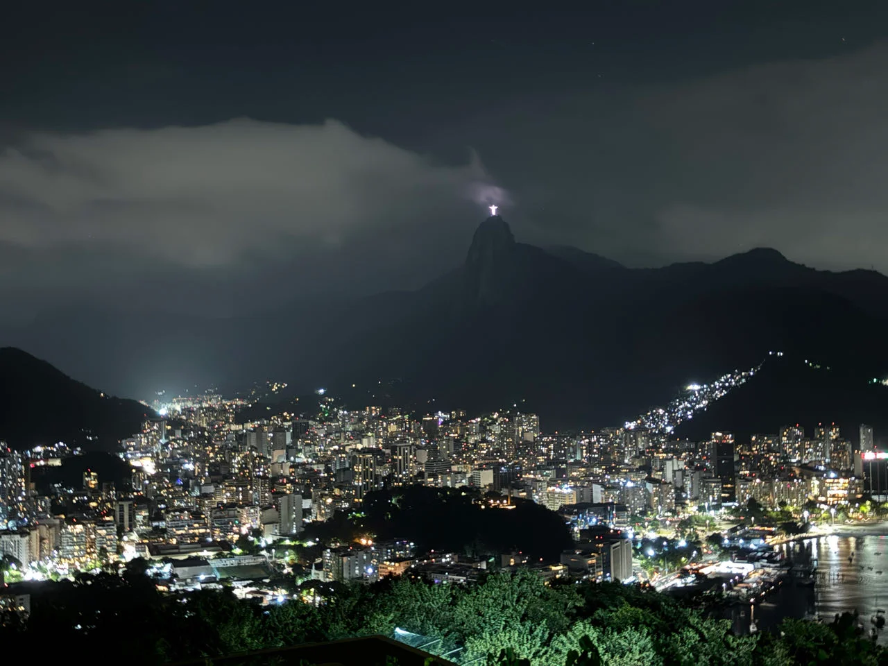 Christ the Reedemer at night.