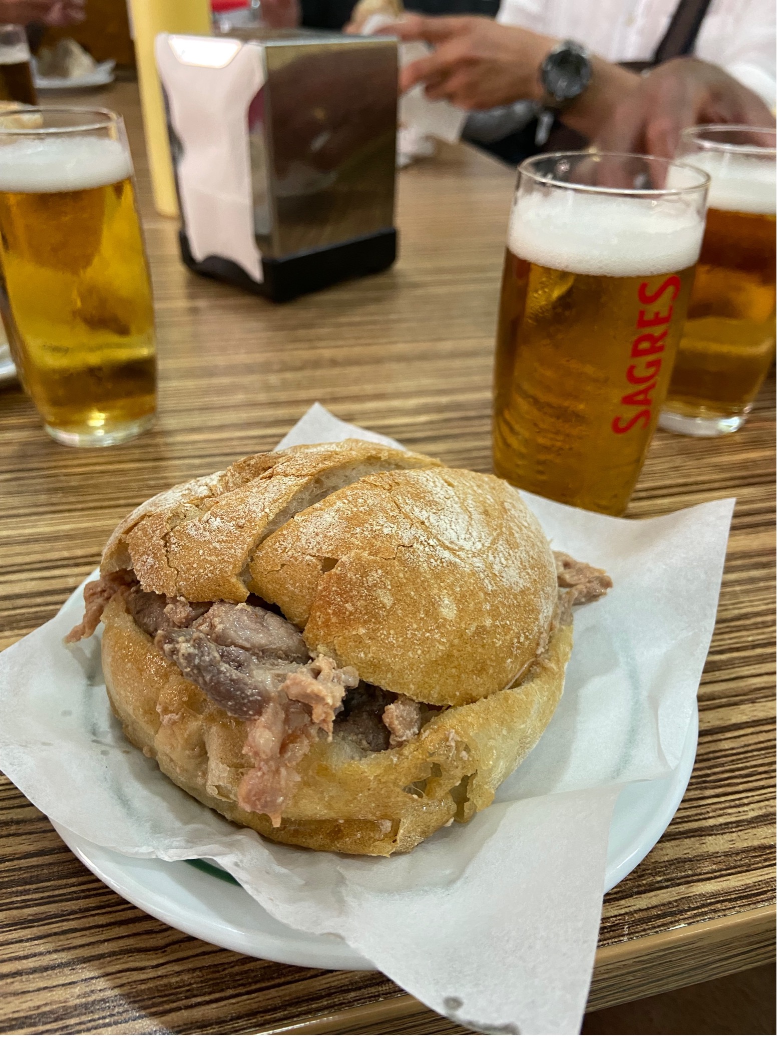 a pork meat sandwich